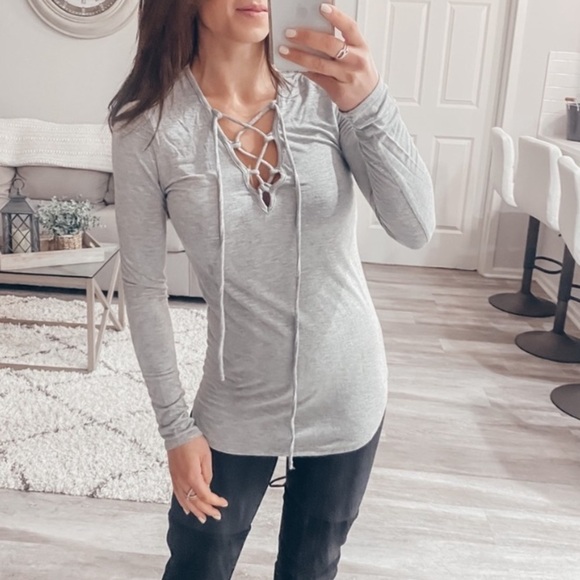 Leith Lace Up Front Long Sleeve Top Y2K - Picture 2 of 11